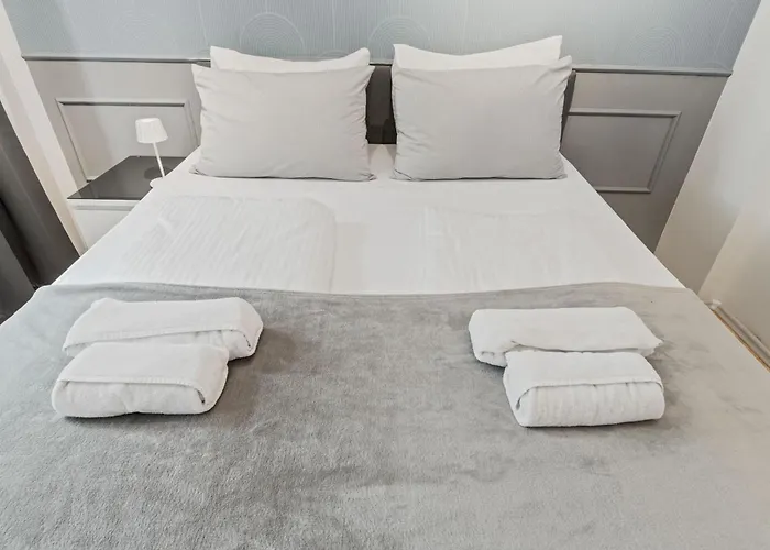 Cozy 3-zimmer In Bestlage! Zentral, Balkon & Parking