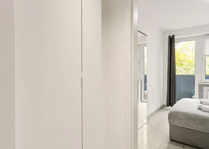 Cozy 3-zimmer In Bestlage! Zentral, Balkon & Parking