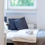 Cozy 3-zimmer In Bestlage! Zentral, Balkon & Parking Appartamento Colonia