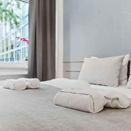 Apartmán Cozy 3-zimmer In Bestlage! Zentral, Balkon & Parking