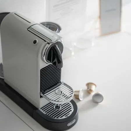 Cozy 3-zimmer In Bestlage! Zentral, Balkon & Parking * Kolín nad Rýnem