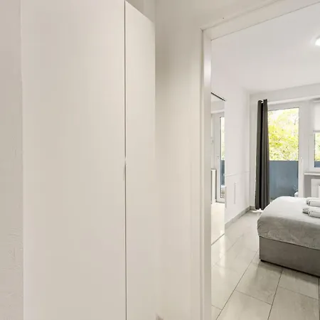 Cozy 3-zimmer In Bestlage! Zentral, Balkon & Parking