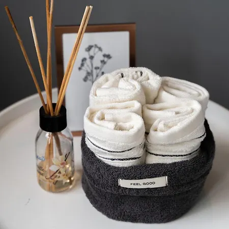 Cozy 3-zimmer In Bestlage! Zentral, Balkon & Parking Kolín nad Rýnem