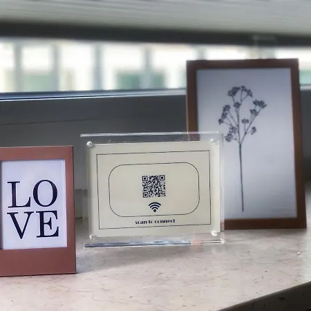 Cozy 3-zimmer In Bestlage! Zentral, Balkon & Parking