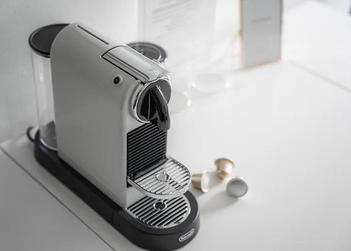 Cozy 3-zimmer In Bestlage! Zentral, Balkon & Parking * Kolín nad Rýnem