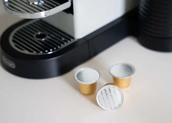 Cozy 3-zimmer In Bestlage! Zentral, Balkon & Parking Apartmán