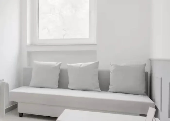 Cozy 3-zimmer In Bestlage! Zentral, Balkon & Parking * Kolín nad Rýnem