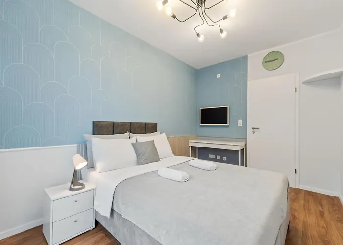 Cozy 3-zimmer In Bestlage! Zentral, Balkon & Parking Lejlighed *