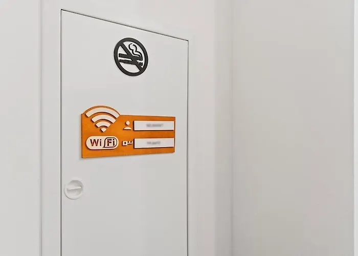 Cozy 3-zimmer In Bestlage! Zentral, Balkon & Parking Apartment Cologne